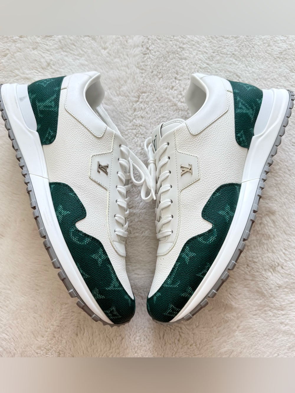 Louis Vuitton Run Away sneaker white/green LV print size 10 UK/ 11 US Authentic